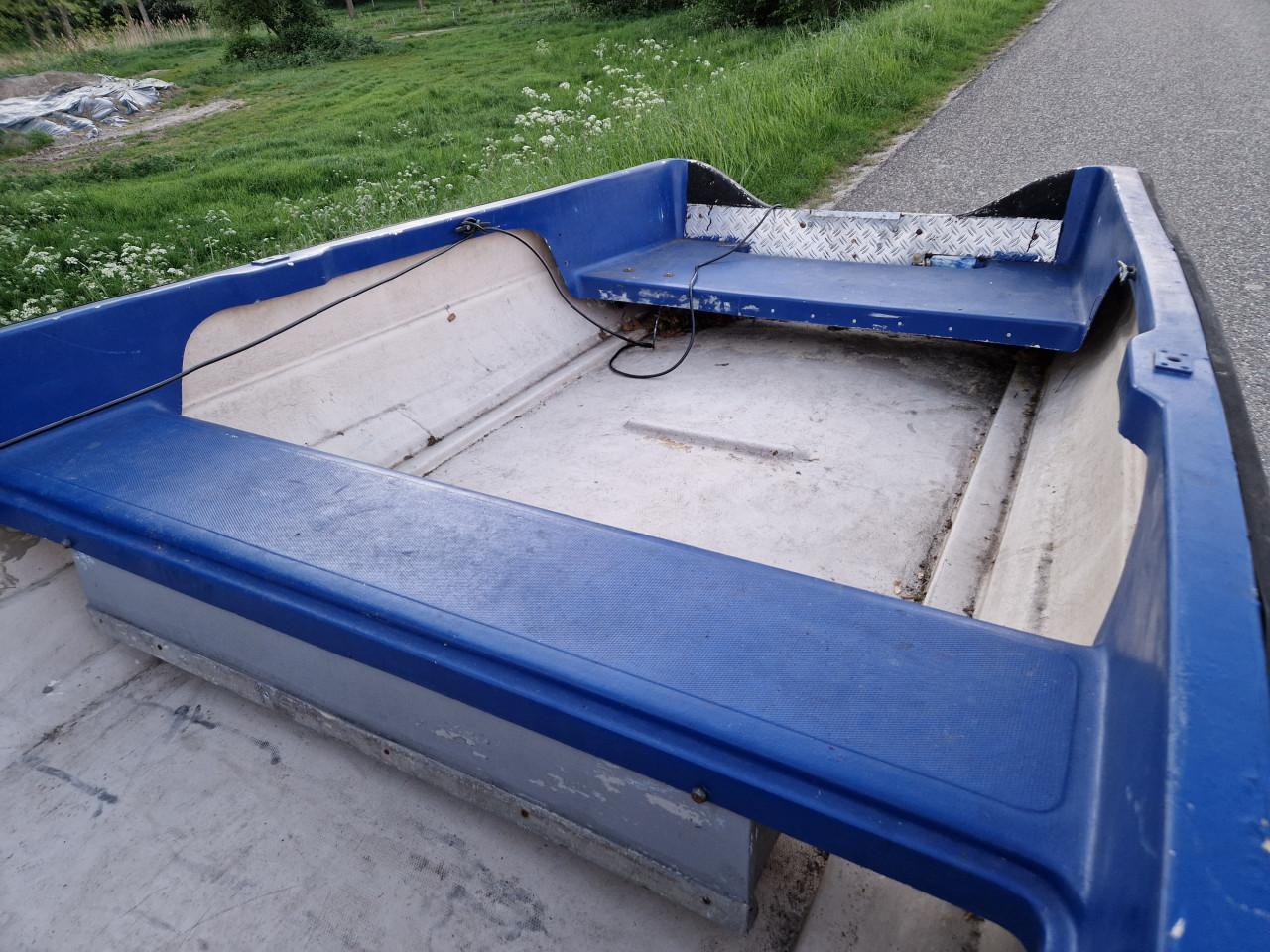 ELAN 401 vis / tour boot met trailer € 650,-