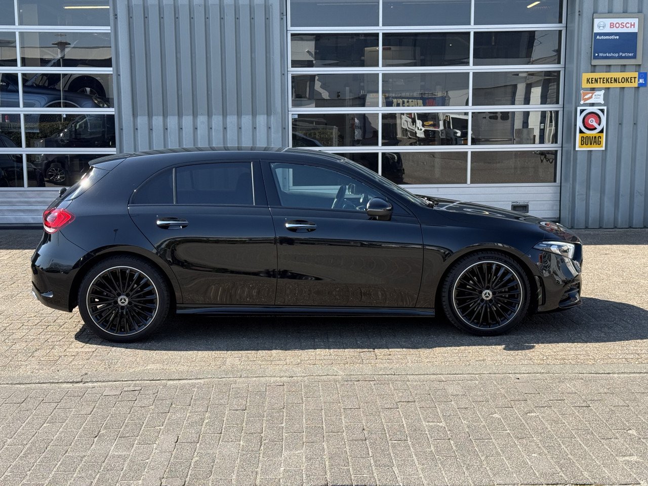 Mercedes-Benz A-klasse - 180 d AMG | Widescreen | Camera | Sfeer | Carplay