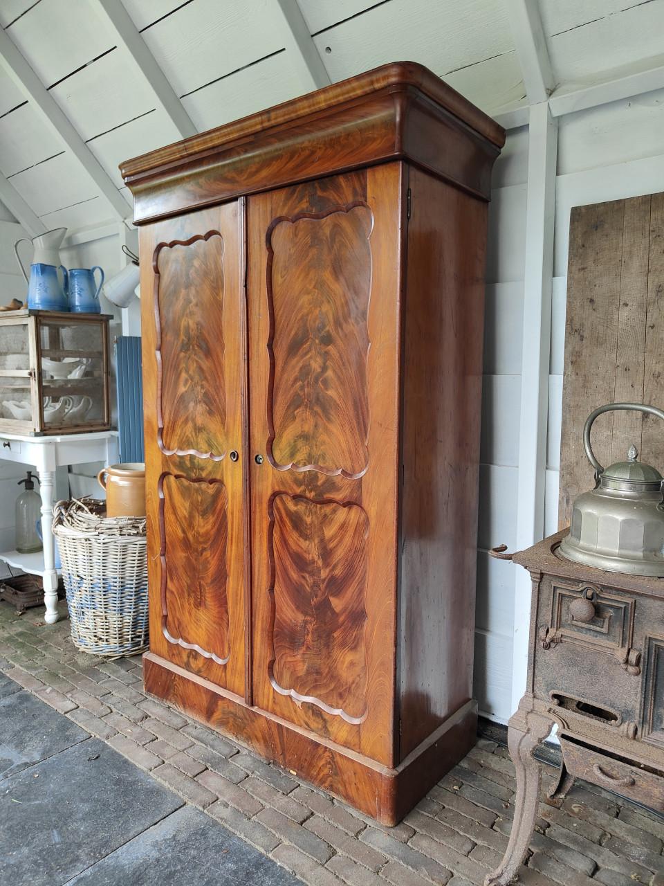 Antieke biedermeier kast