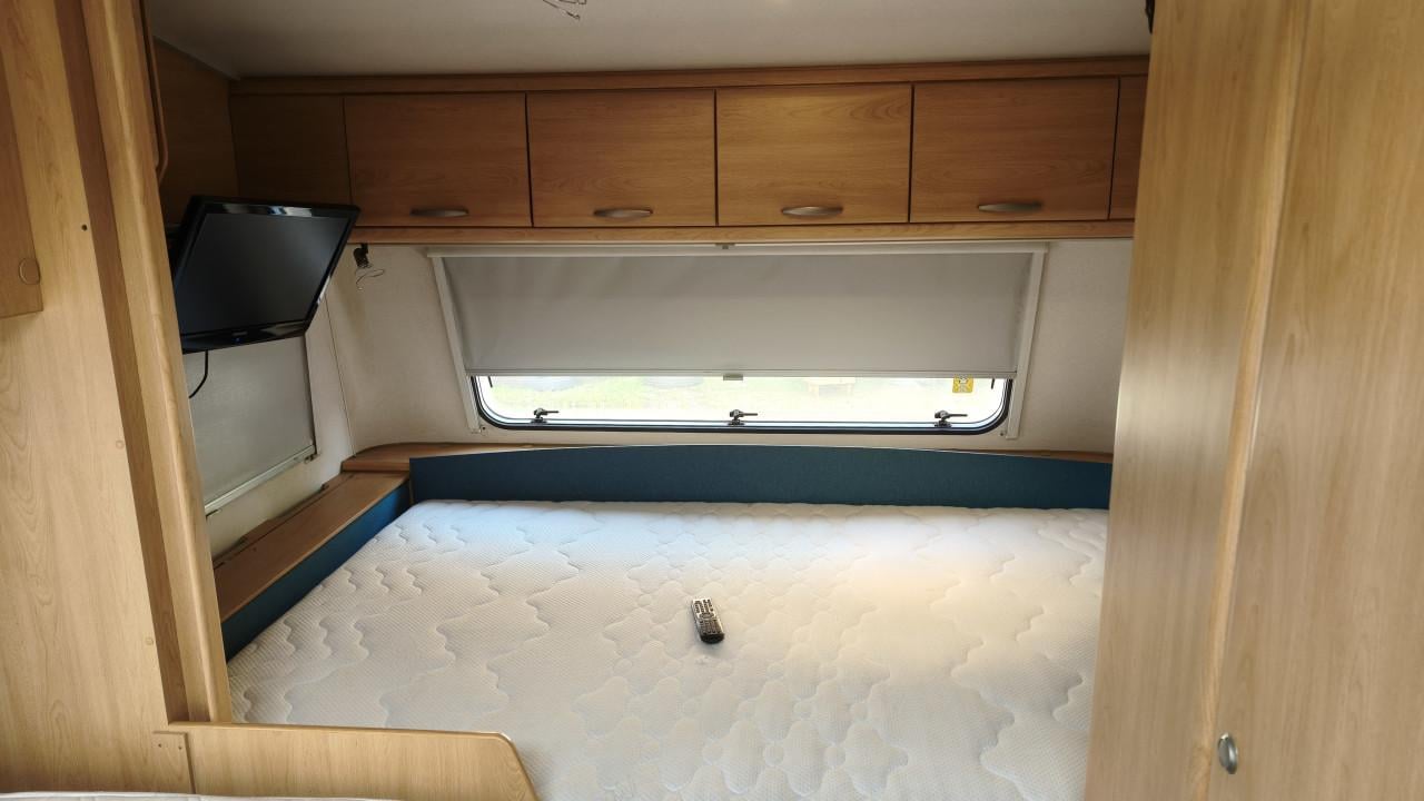 KNAUS 555 2001 BJ met stapelbed