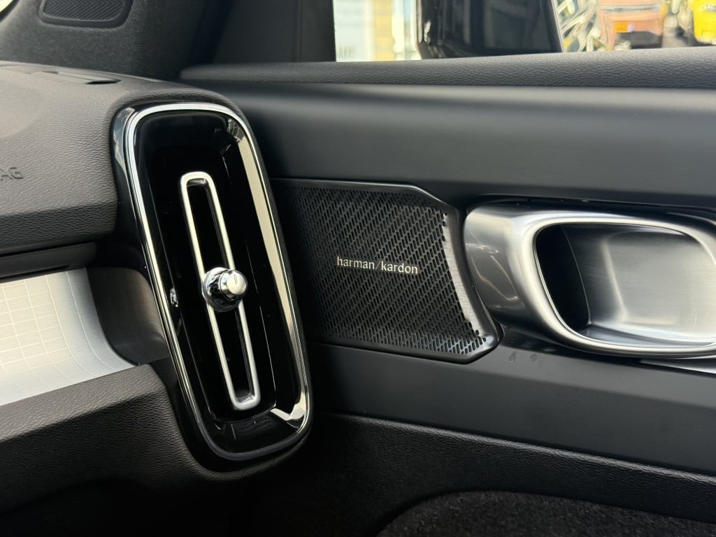 Volvo XC40 b4 197pk aut7| plus dark| adap.cruise| trekhaak| camera| elek.st