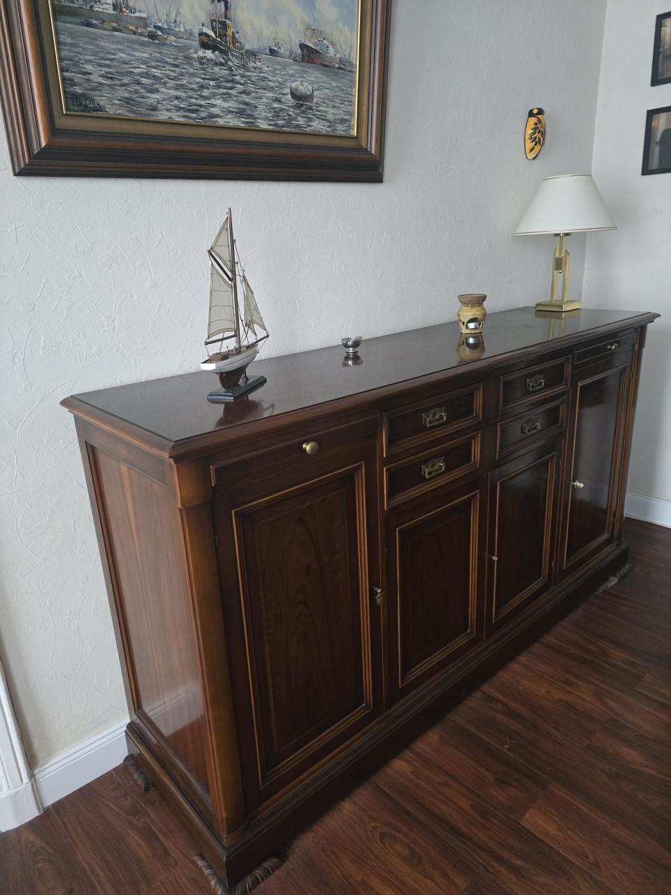 Te koop klassieke meubels