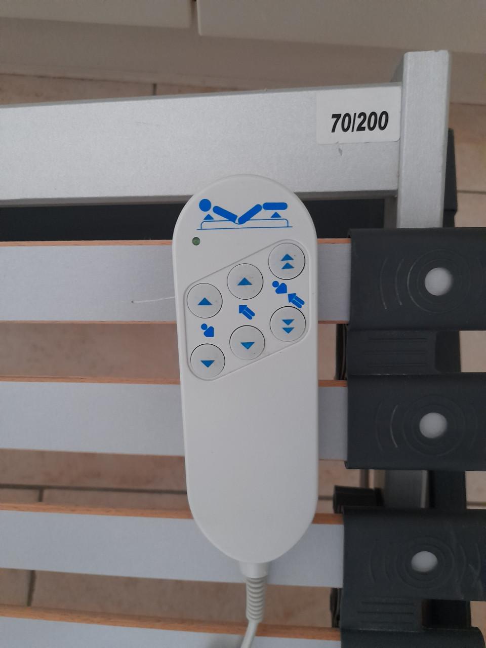 2 x Bossflex elektrisch verstelbare lattenbodems 70 x 200 (in goede staat)