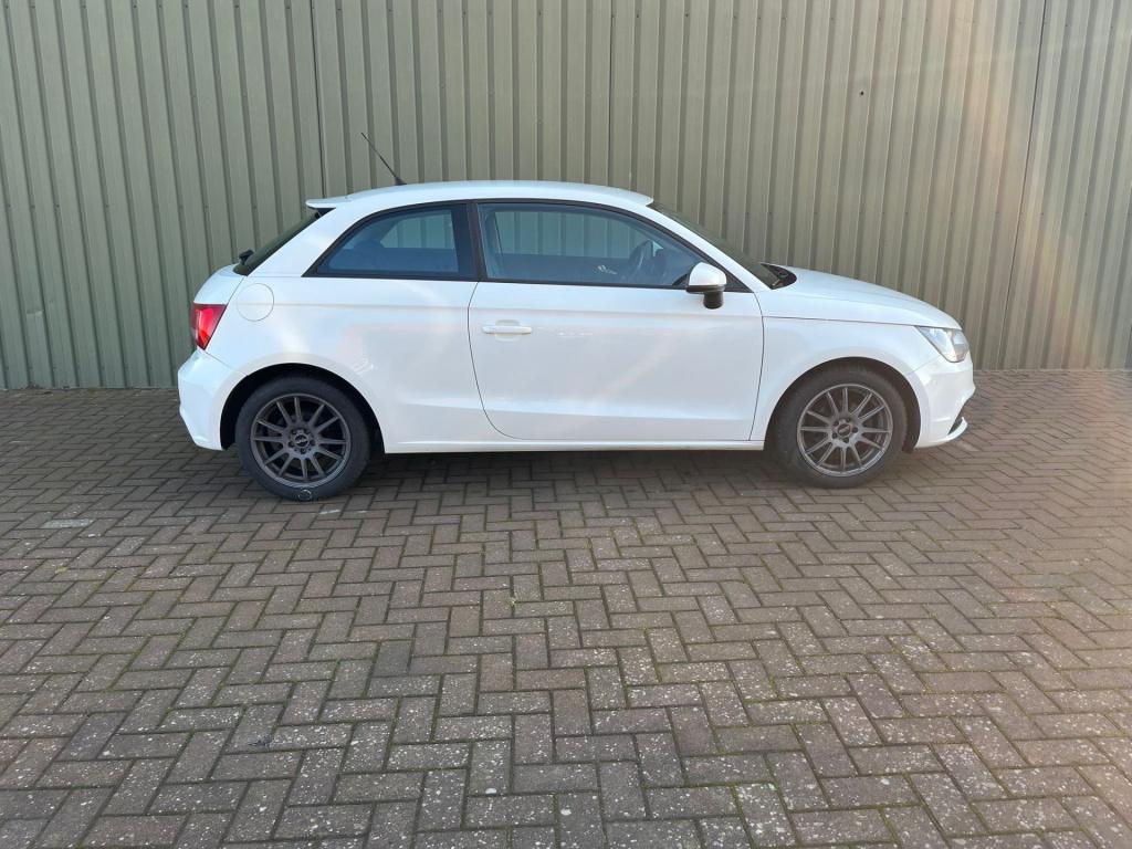 Audi A1 1.2 tfsi attraction pro line business