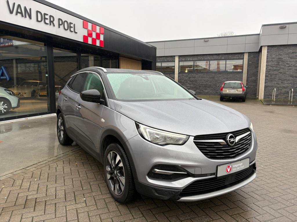 Opel Grandland X 1.2 turbo business executive