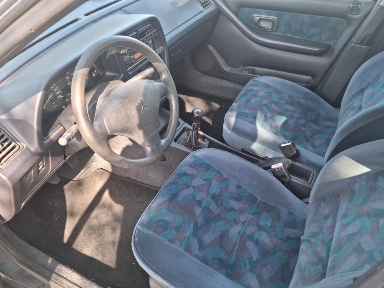 Peugeot 306 1.4i sedan bouwjaar 3-1997 nette auto