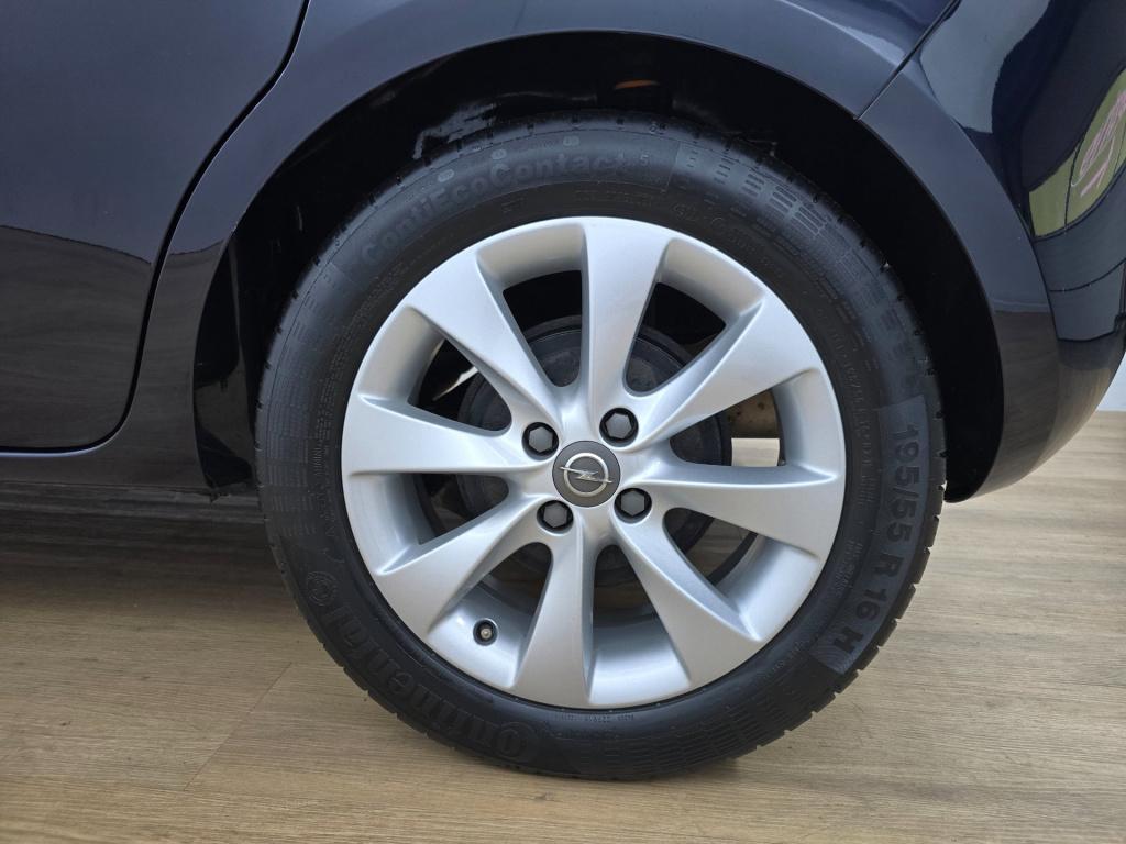 Opel Corsa occasion 1.4 favourite | donkerblauw | tweedehands opel corsa | 