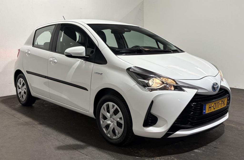 Toyota Yaris 1.5 hybrid active | lage km-stand |