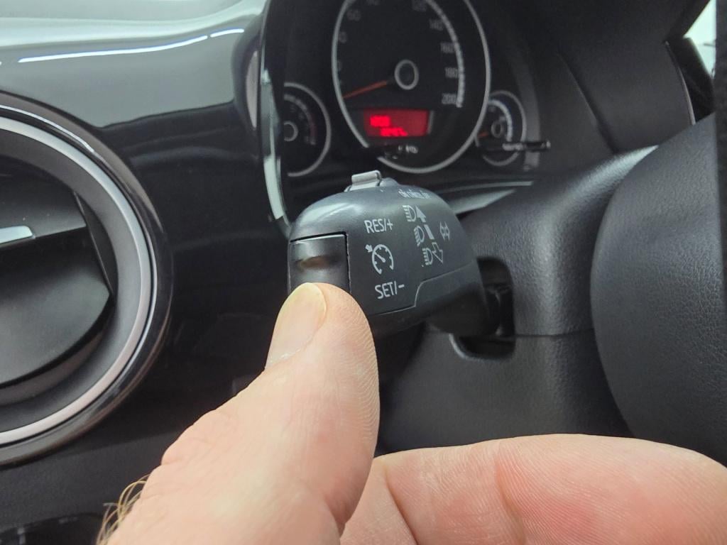 Volkswagen UP! occasion 1.0 high up! met cruisecontrol | tweedehands volksw
