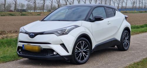 Toyota chr 1.8 hybride bi-tone plus,trekhaak,leder,led