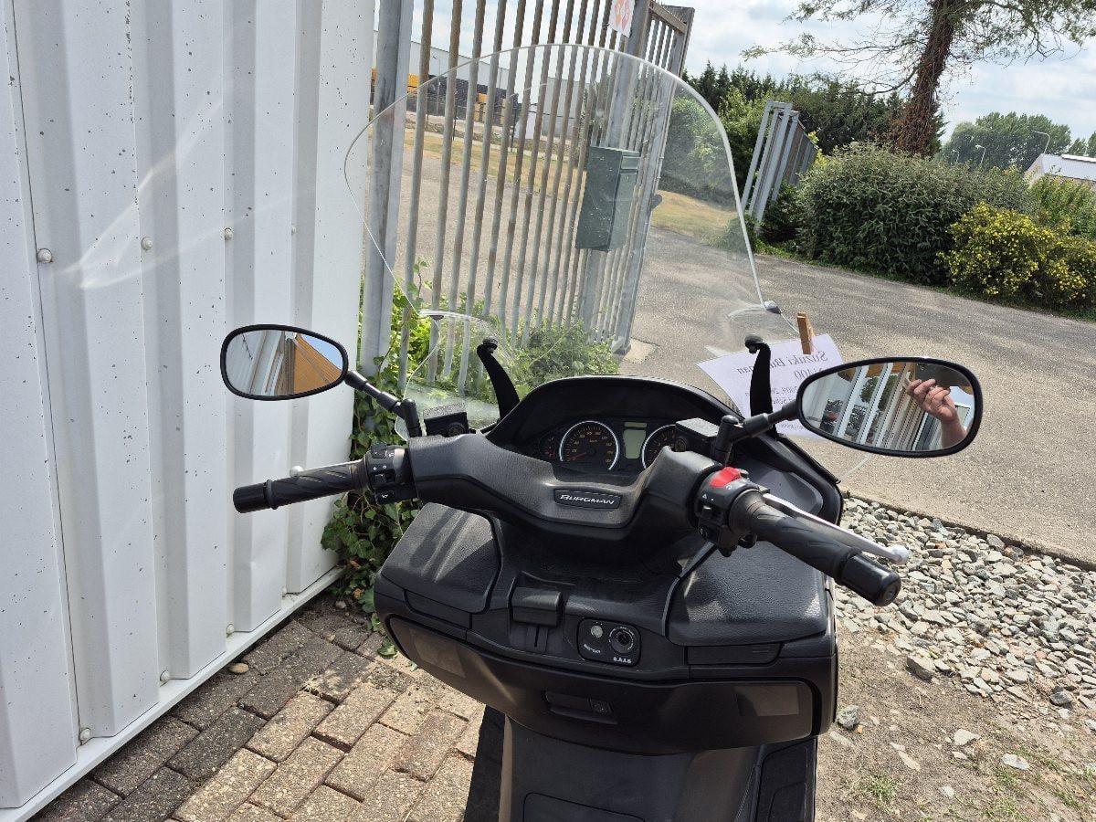 Suzuki Burgman 400 uit 2009, ruime motorscooter