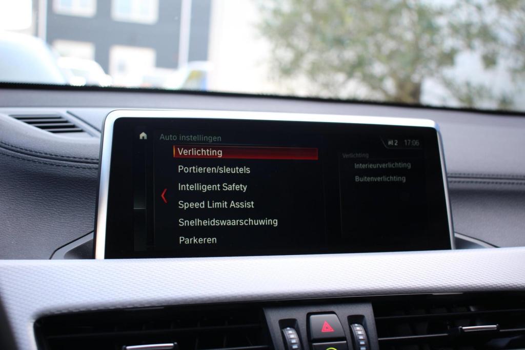 BMW X2 sdrive20i m-sport automaat - led - elek kofferklep - trekhaak - head