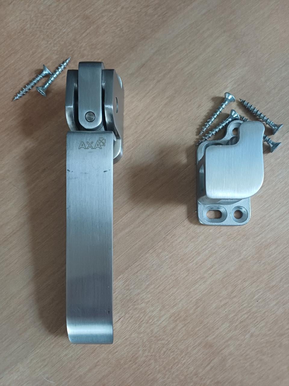 AXA Kierstandhouder (type EX) Geborsteld RVS: deuren/ramen