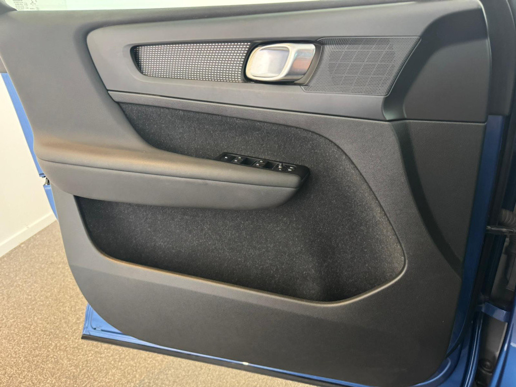 Volvo XC40 1.5 t4 recharge r-design