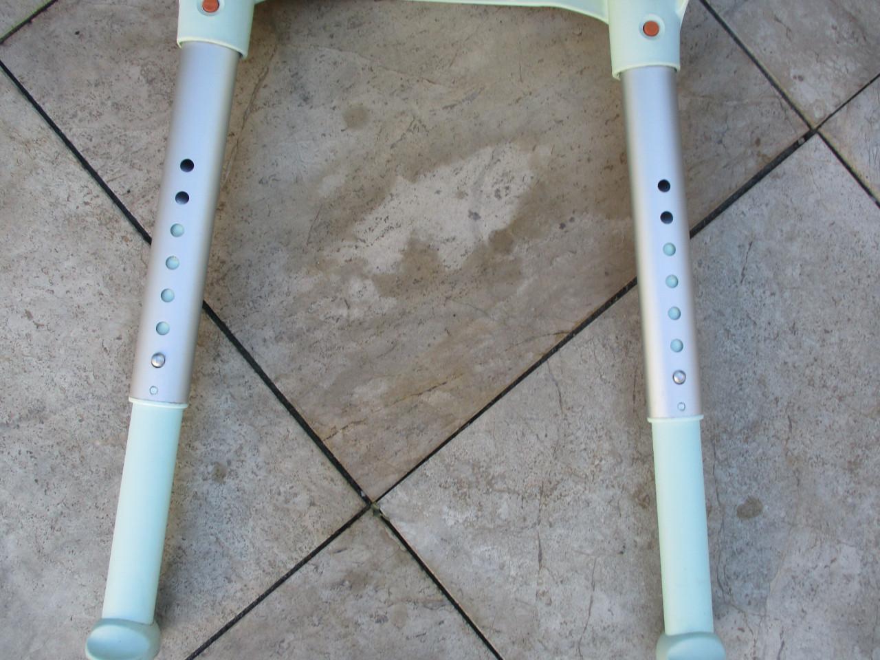 Zgan stevige Etac kunstof douchestoel in hoogte instelbaar en demontabel