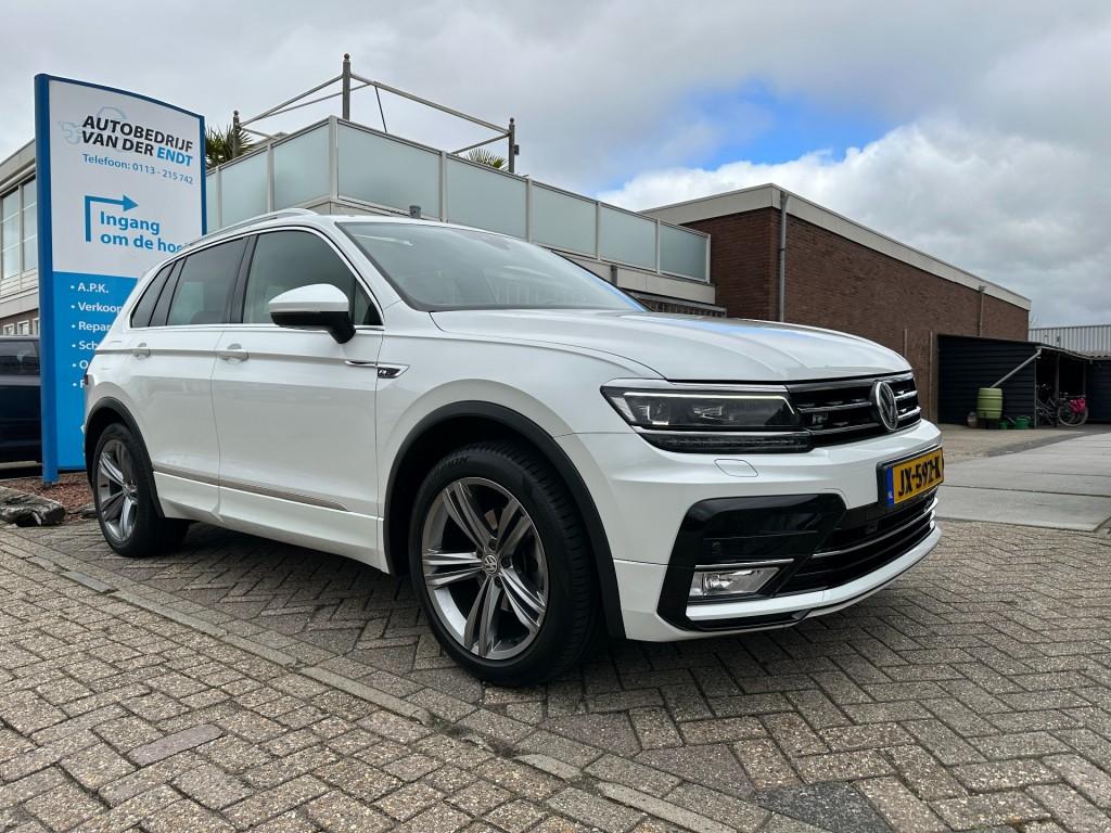 Volkswagen Tiguan 1.4 tsi act connected series r-line panoramadak trekhaak 