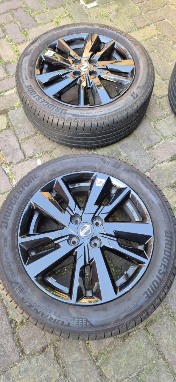 Velgen met band van Nissan Micra (16 inch)