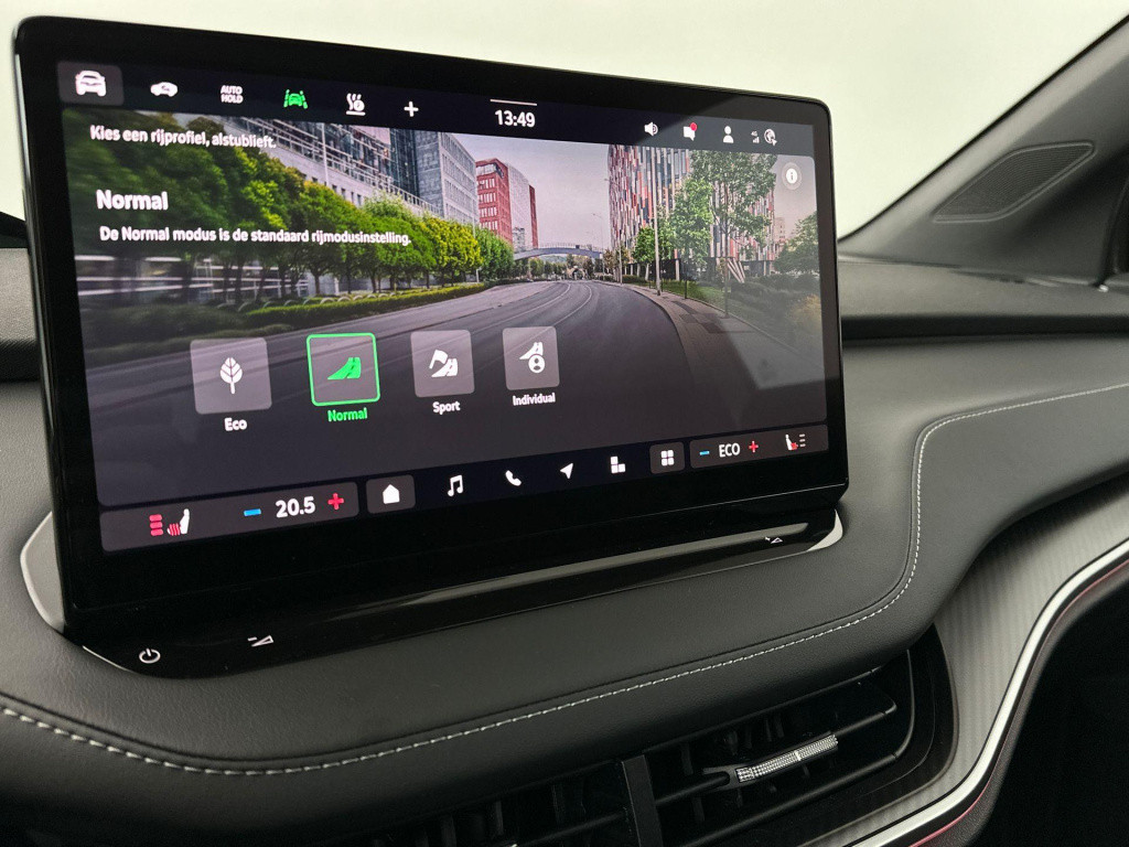 Skoda Enyaq Iv sportline elektromotor 210 kw / 286 pk suv elektri