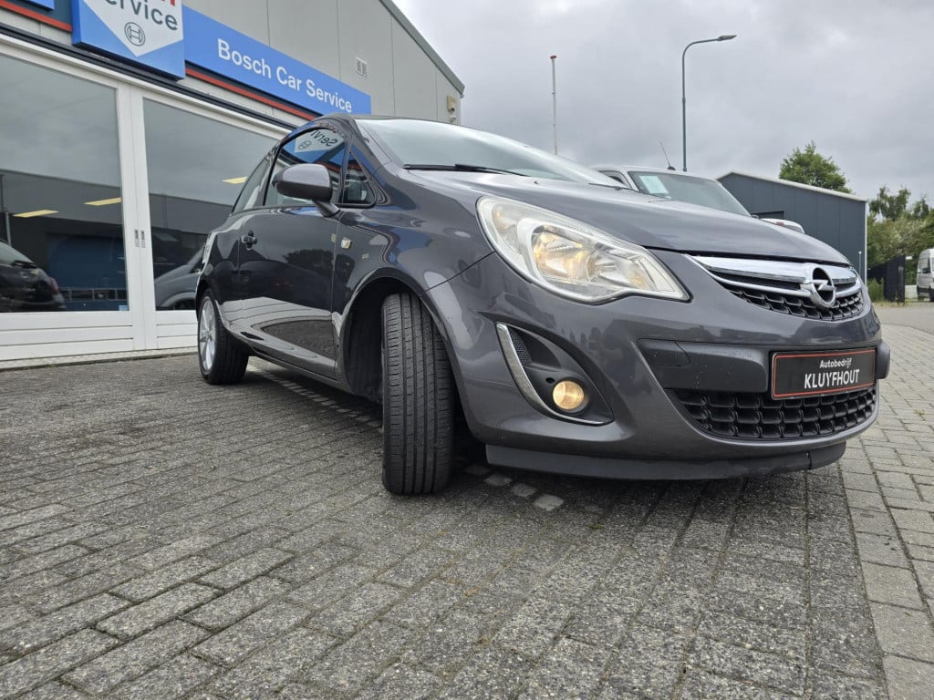 Opel Corsa 1.2-16v anniversary edition