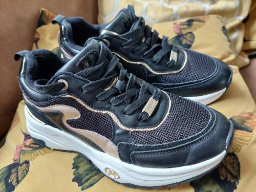 Als nieuwe Mexx damessneakers mt 38 zwart/goud