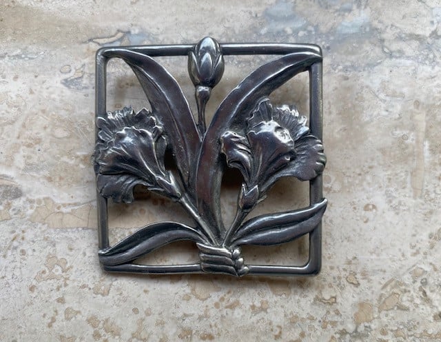 Sieradenset oorstekers en broche