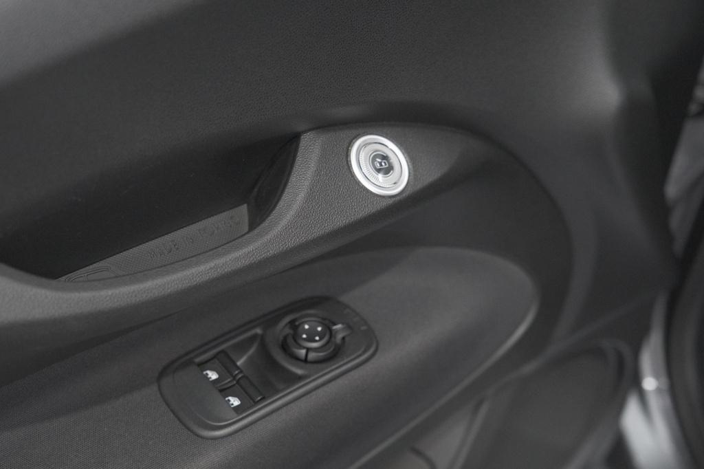 Fiat 500 urban 42 kwh | soh 97.6% | 3 fase laadfunctie | camera | apple car