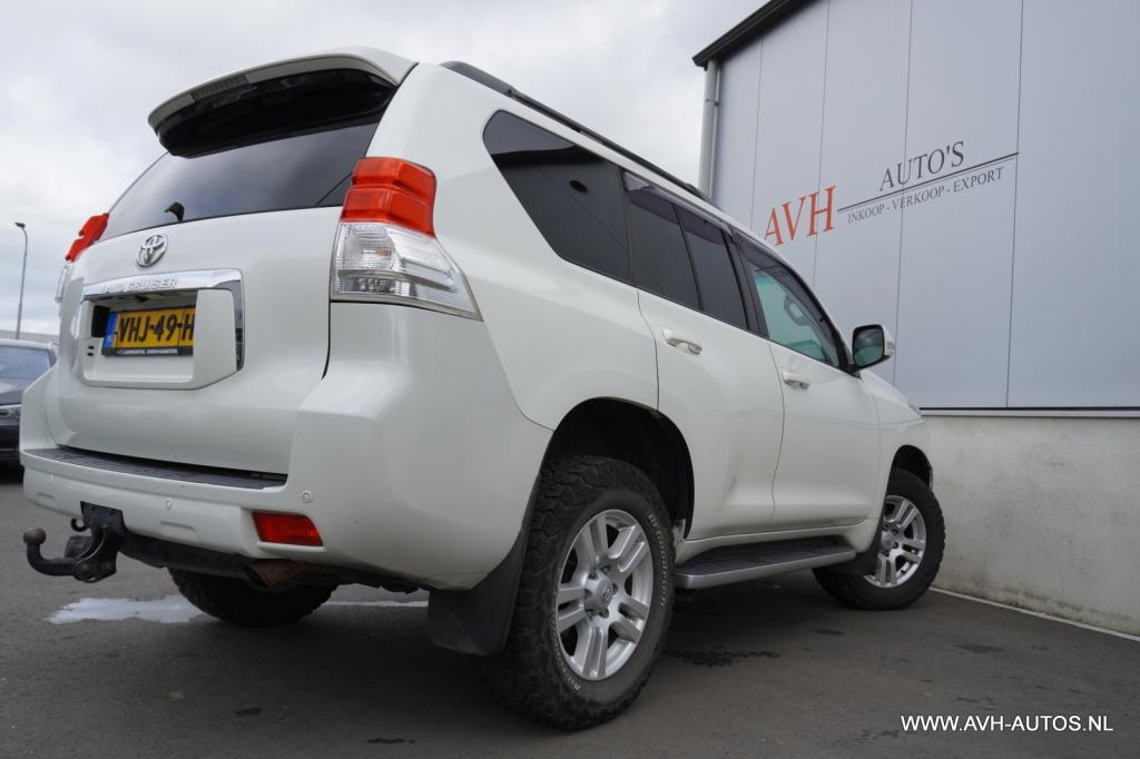 Toyota Land Cruiser 3.0 d-4d-f lx window van