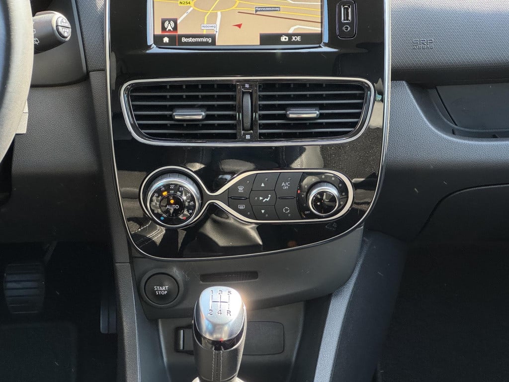 Renault Clio 0.9 tce intens | navigatie | led koplampen | keyless entry | c