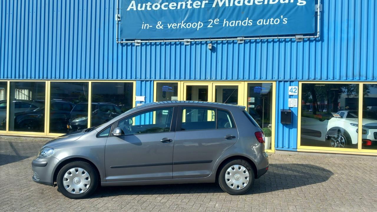 Volkswagen GOLF 1.6 FSI Turijn 5drs Automaat !! bj:2005 112.000km airco