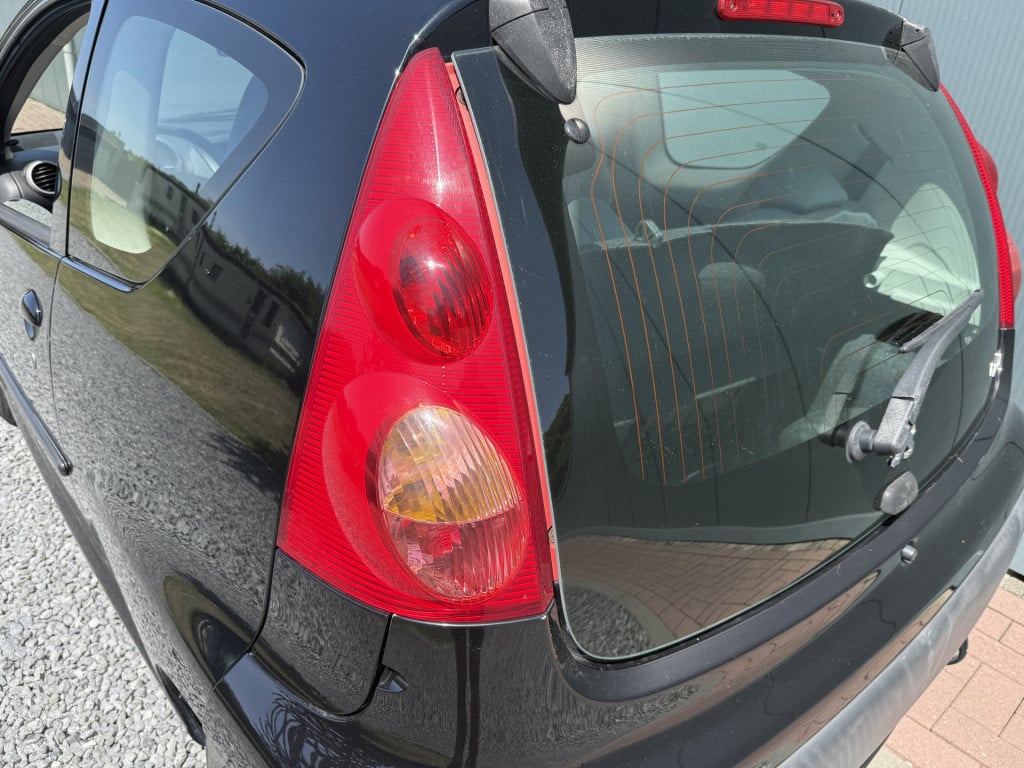 Peugeot 107 1.0-12v xs airco 3-drs