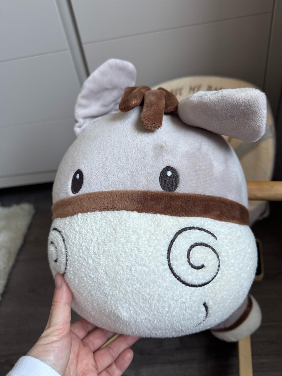 Baby peuter schommel dier in nieuwe staat.