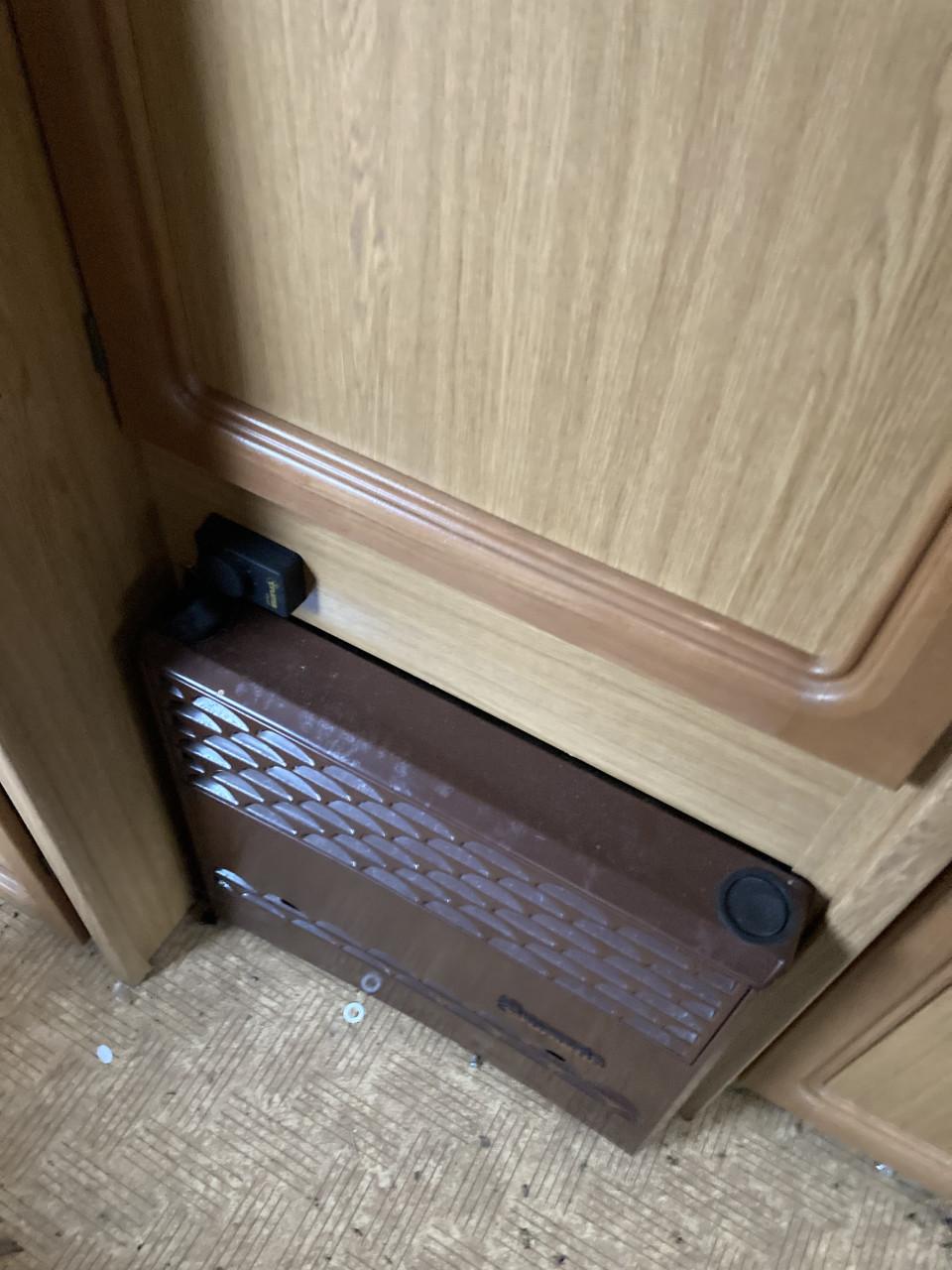 Caravan Dethleffs Nomad 5p met kenteken, sani en voortent