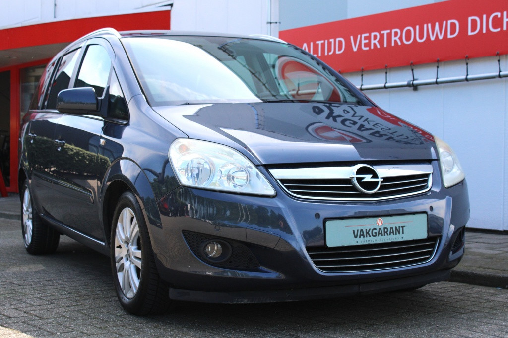 Opel Zafira met 1 jaar apk 1.8 cosmo