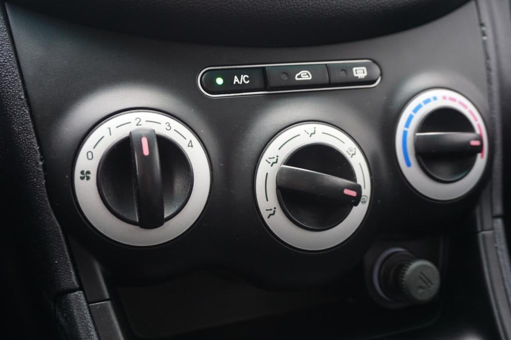 Hyundai I 10 1.25i dynamic cool automaat - airco / elektr. ramen / nap