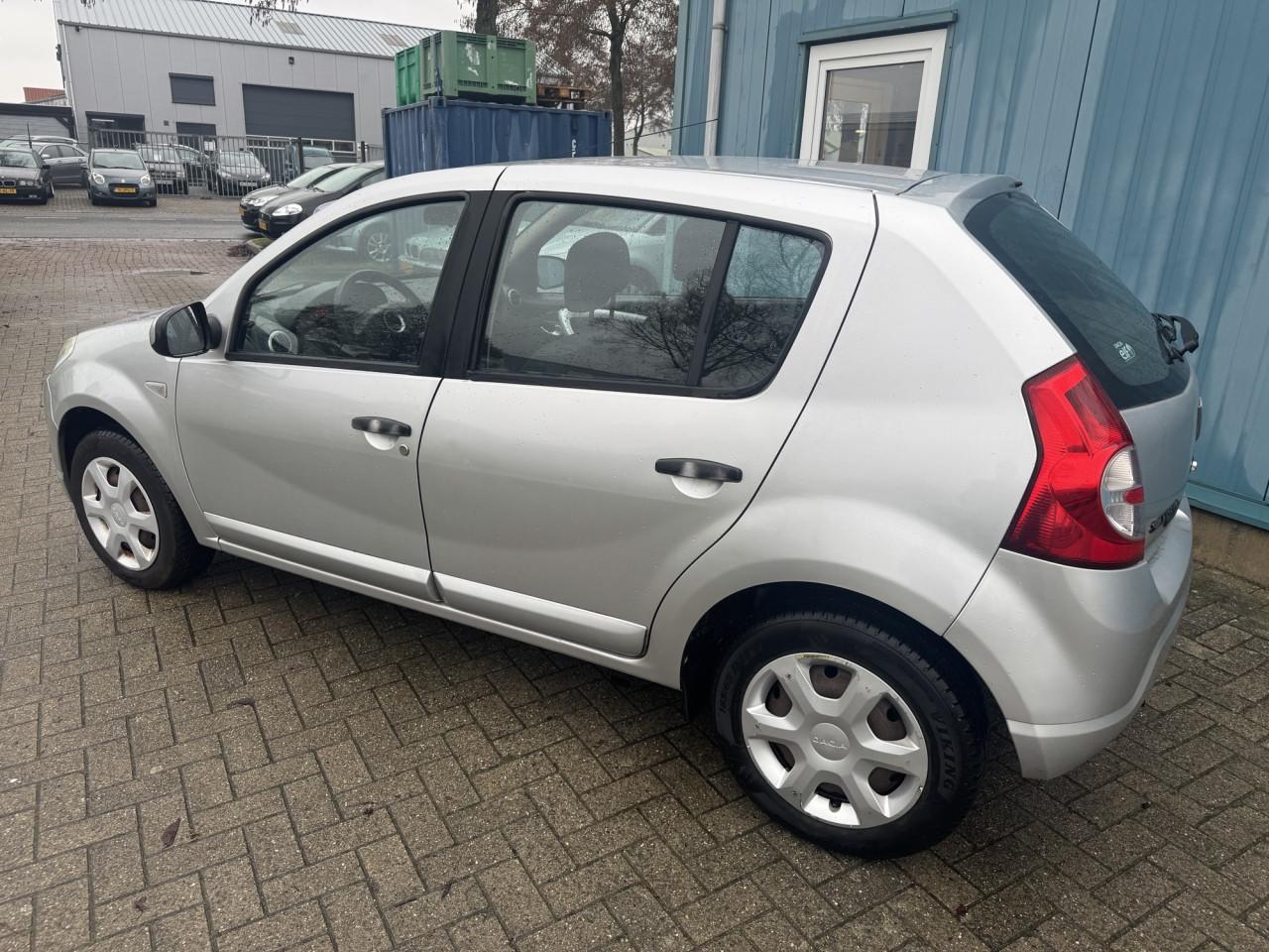 Dacia Sandero 1.2 16v 2010