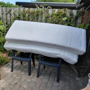Matrassen 200x70x20 (2 stuks)