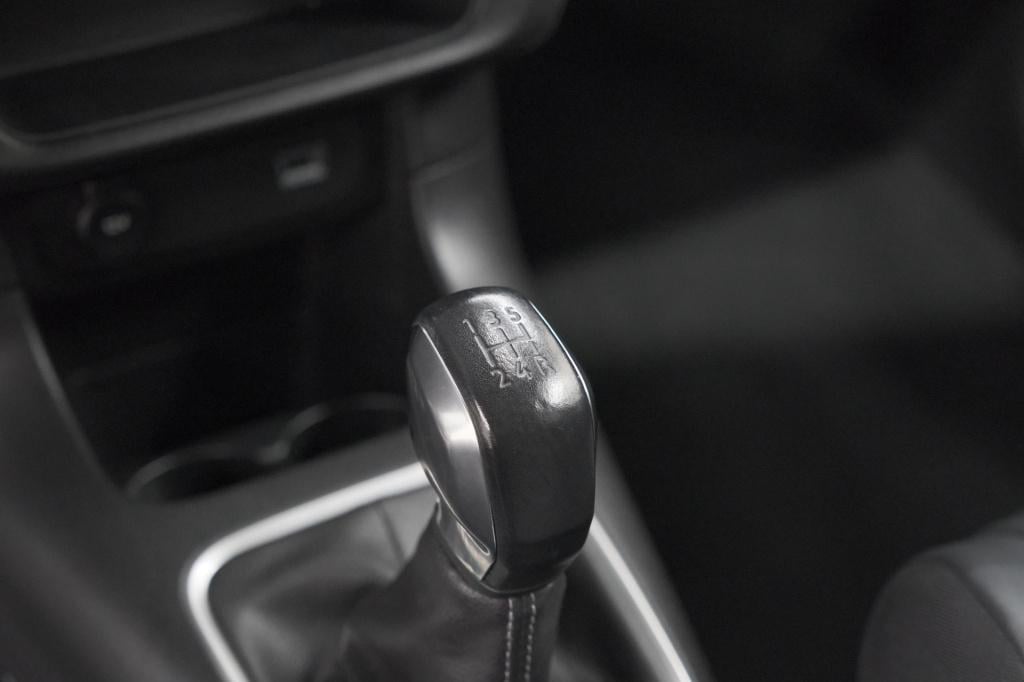 Citroen C3 puretech 82 shine | camera | parkeersensoren | navigatie | apple