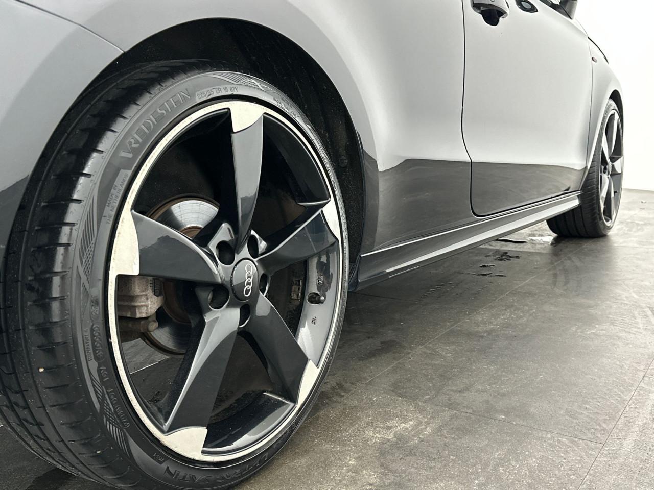 Audi a1 1.2 Tsfi / 3x S line / Xenon / navi / cruise