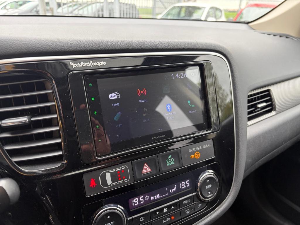 Mitsubishi Outlander 2.0 instyle | 7 peroons | trekhaak