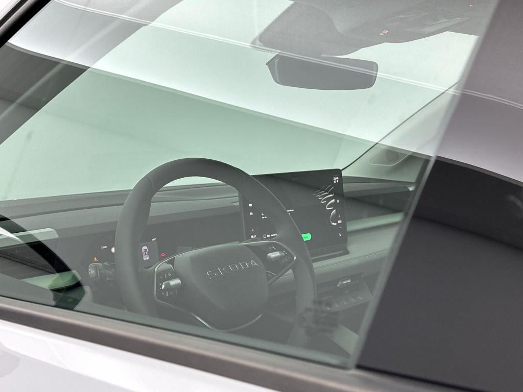 Skoda Epiq hero elektromotor 155 kw / 211 pk hatchback elektr