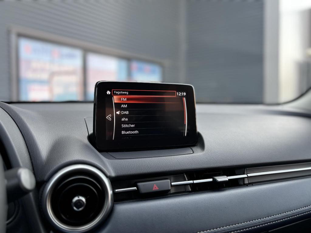 Mazda 2 1.5 skyactiv-g luxury i-activesense pack, nl-auto!