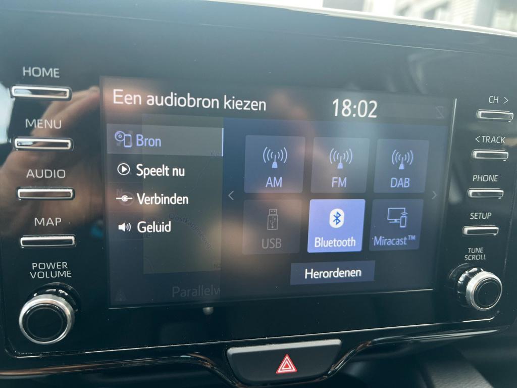 Toyota Yaris 1.5 hybrid dynamic line, camera, carplay, navi enz..