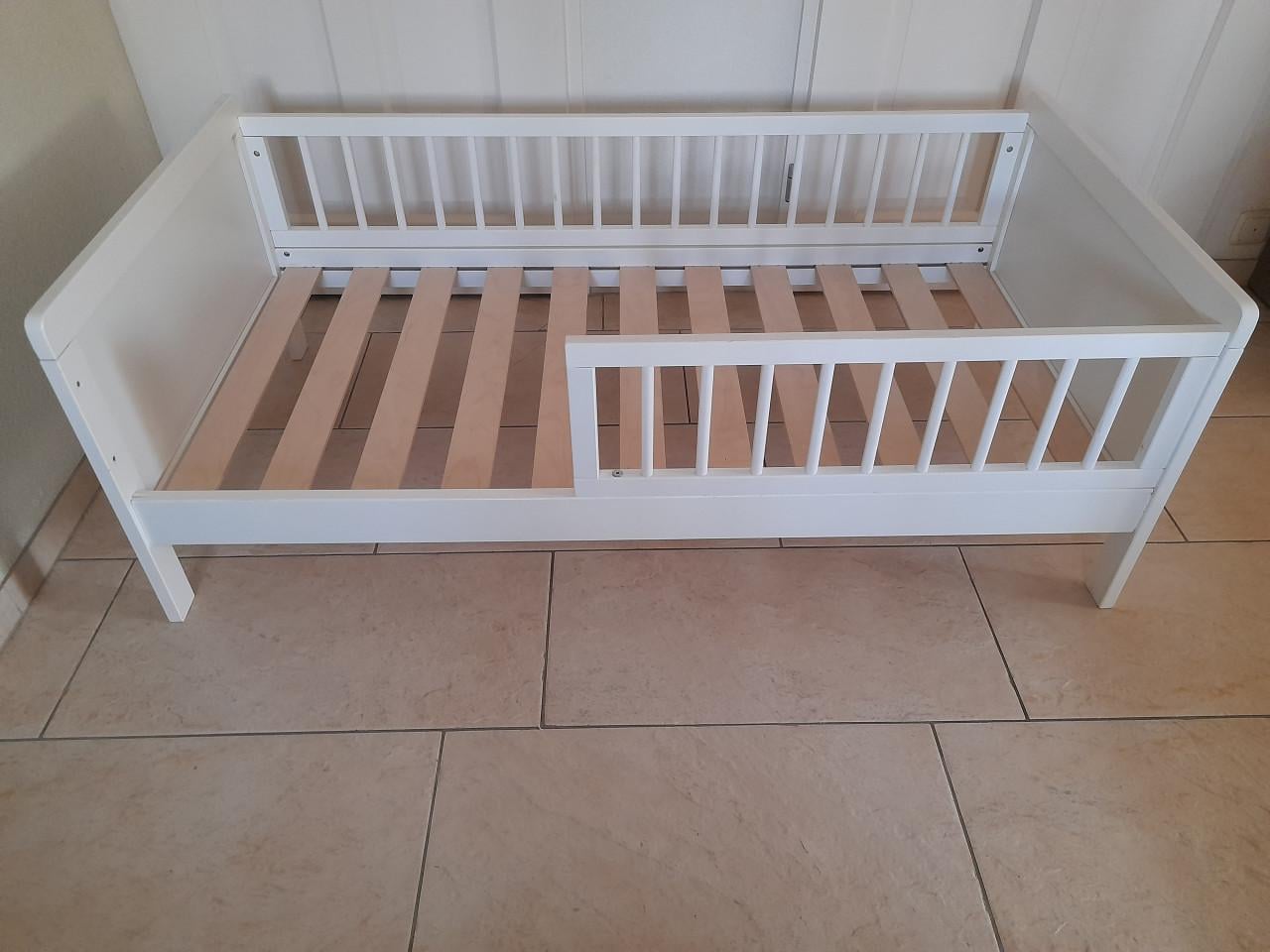 Peuter bed (in goede staat ) 140 x 70