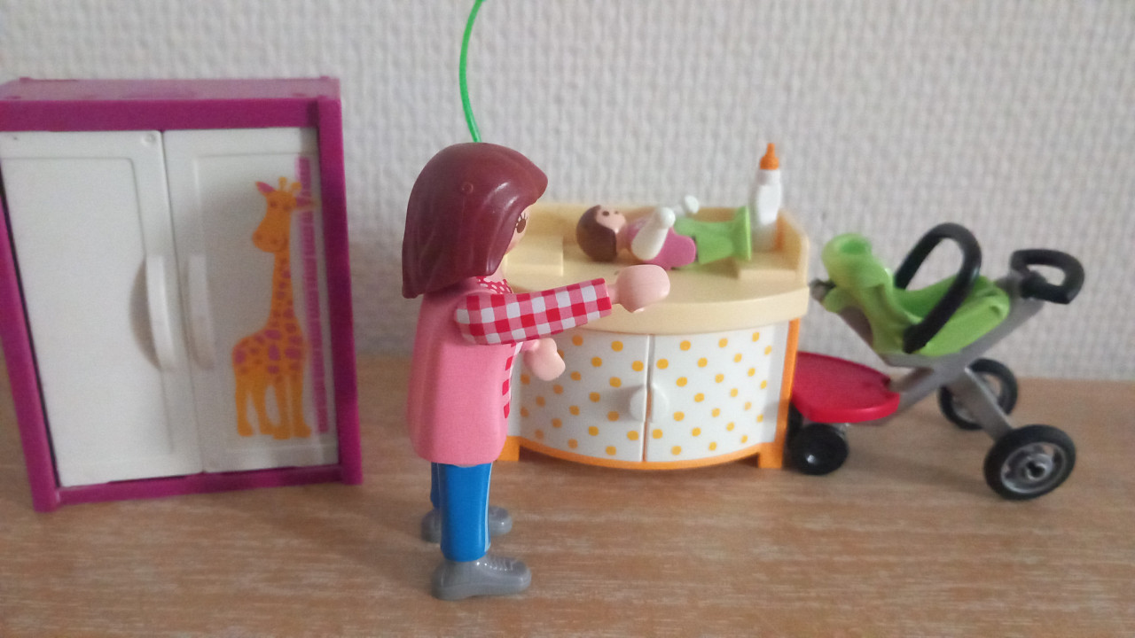 Playmobil babykamer met kast, wagen, maxi-cosi
