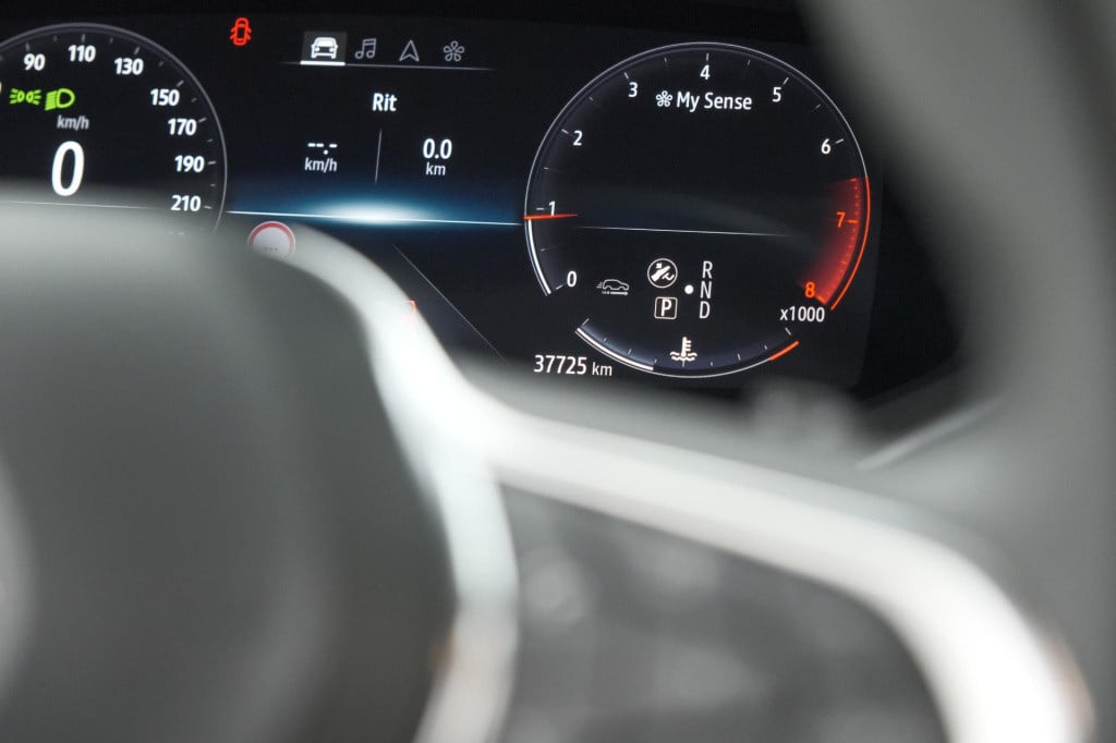 Renault Captur mild hybrid 140 edc techno | camera | 9.3 inch scherm | appl