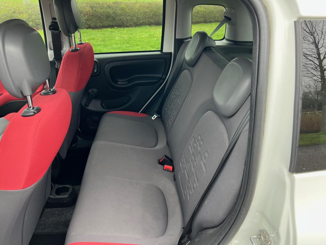 Fiat Panda Automaat, uit 2016 met 60.250 km.