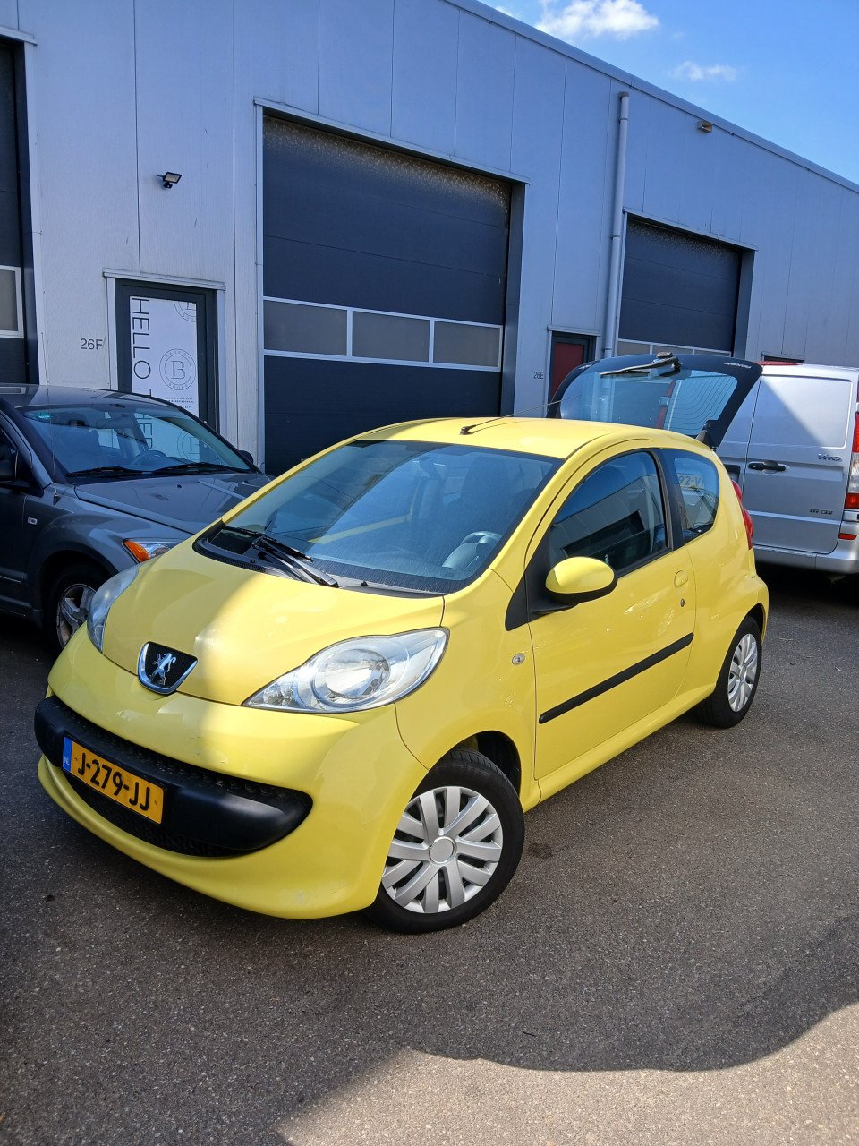Peugeot 107-2011- km170234-Airco-stuurbekr.radio/cd - apk - 2200,=