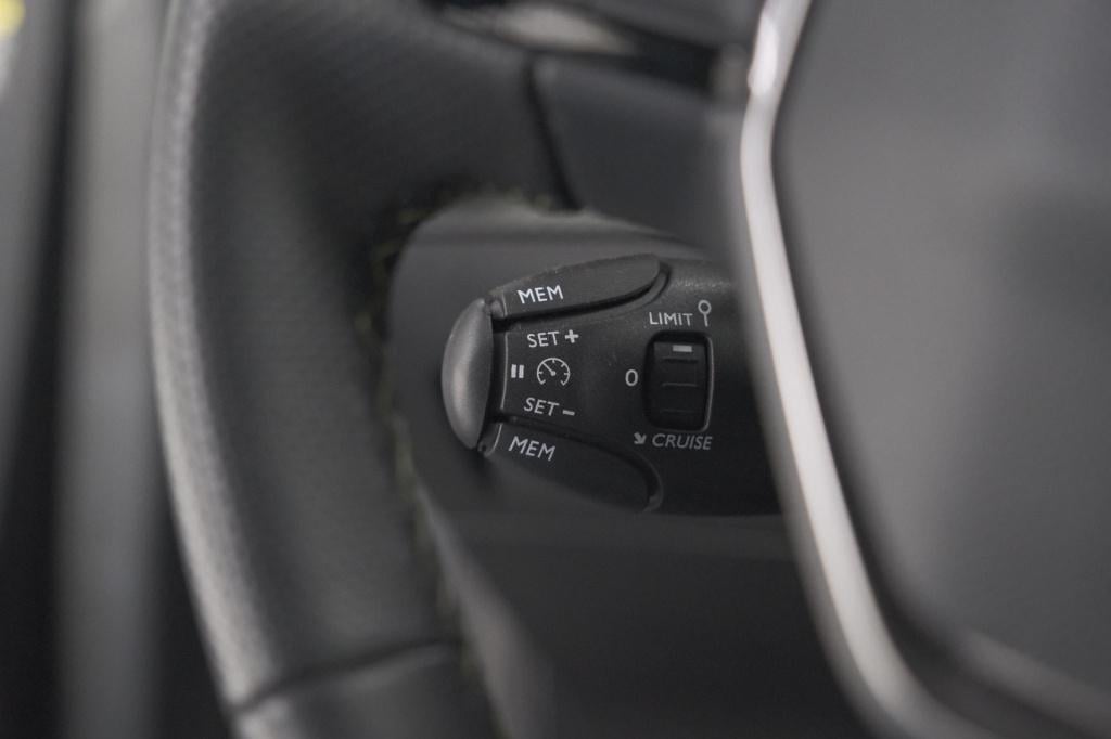 Peugeot 208 1.2 hybrid 145 e-dcs6 gt | alcantara pakket | camera | apple ca