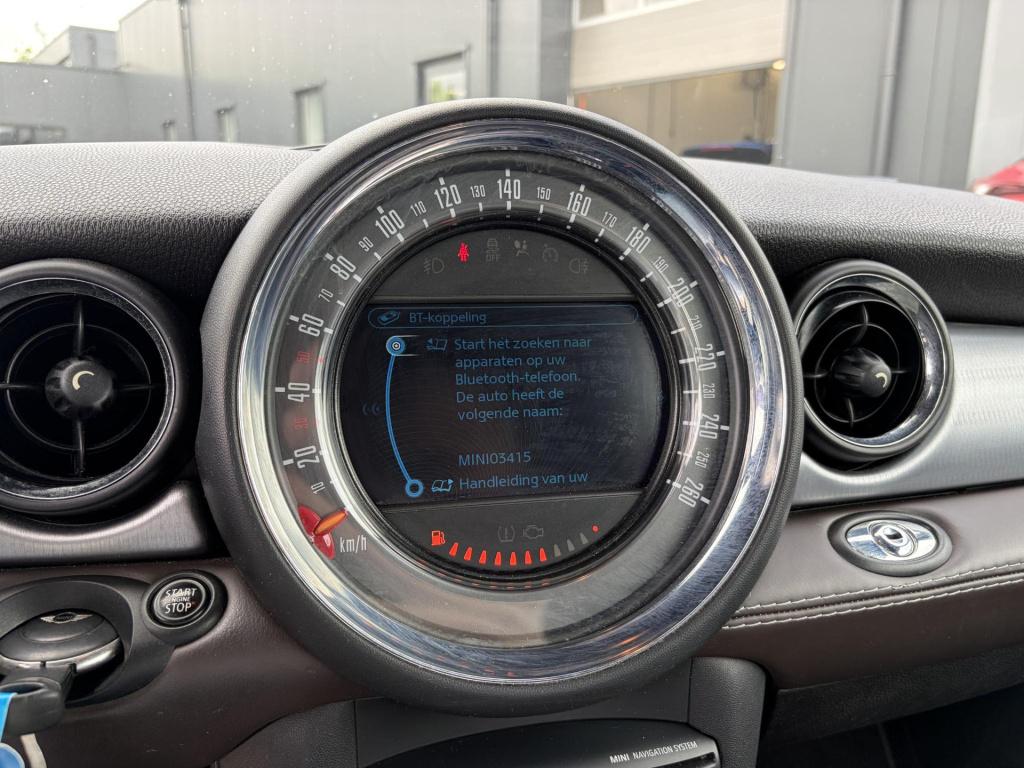 Mini Cooper Cabrio 1.6 highgate, nl-auto!