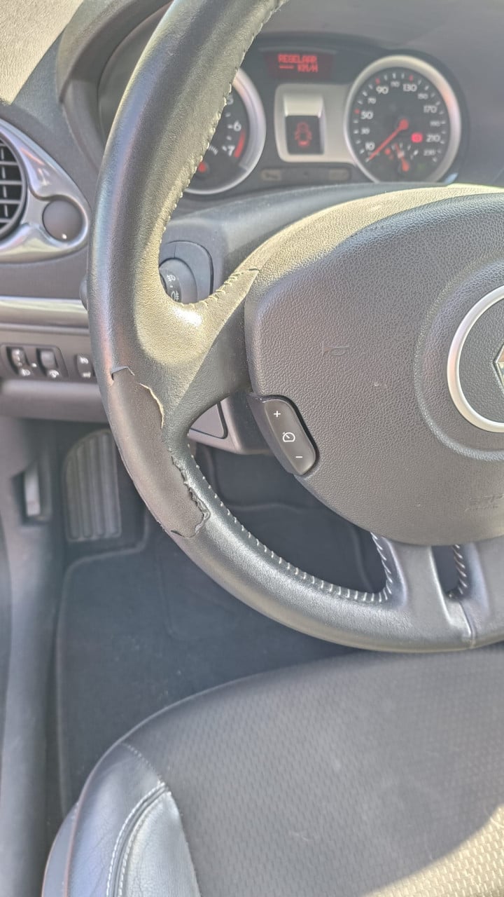 Renault Clio 1.6 16V 82KW 5-DRS 2007 Zwart